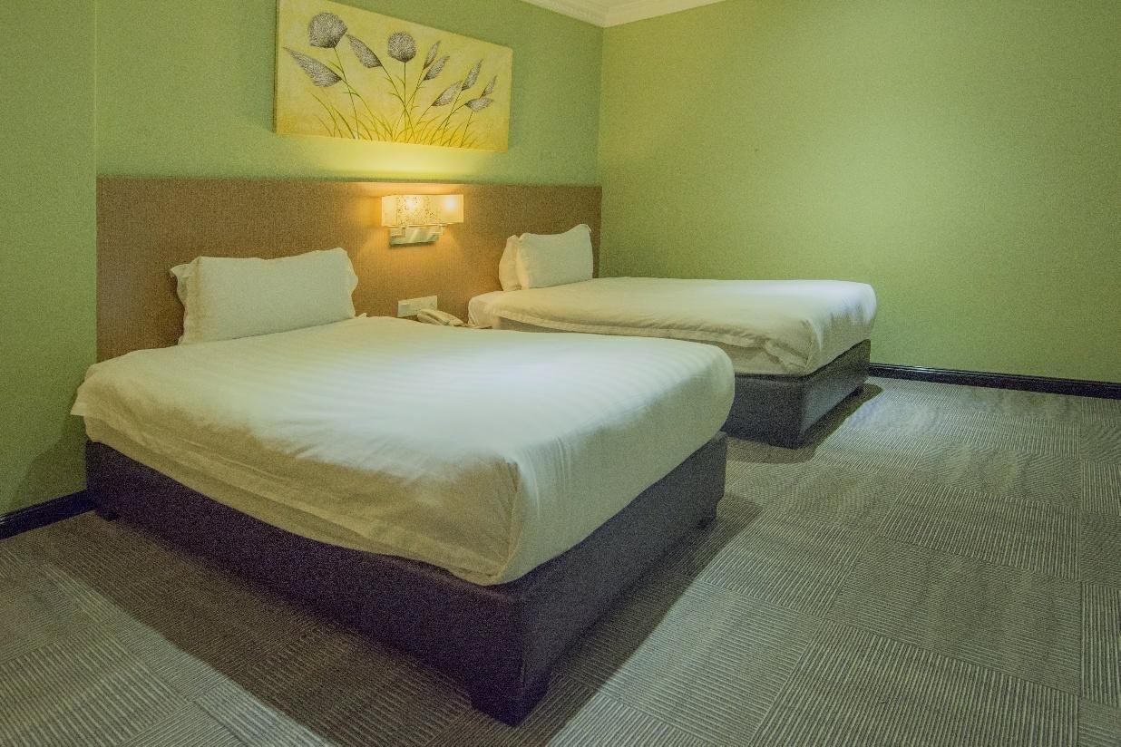 Merdeka Hotel Клуанг Екстер'єр фото