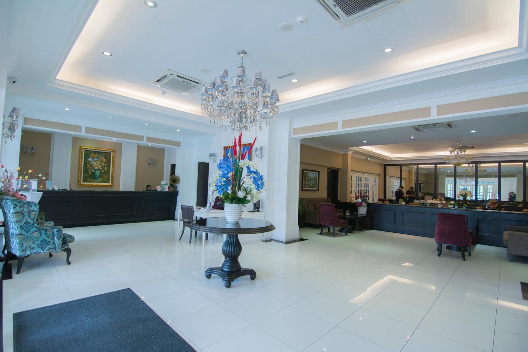 Merdeka Hotel Клуанг Екстер'єр фото