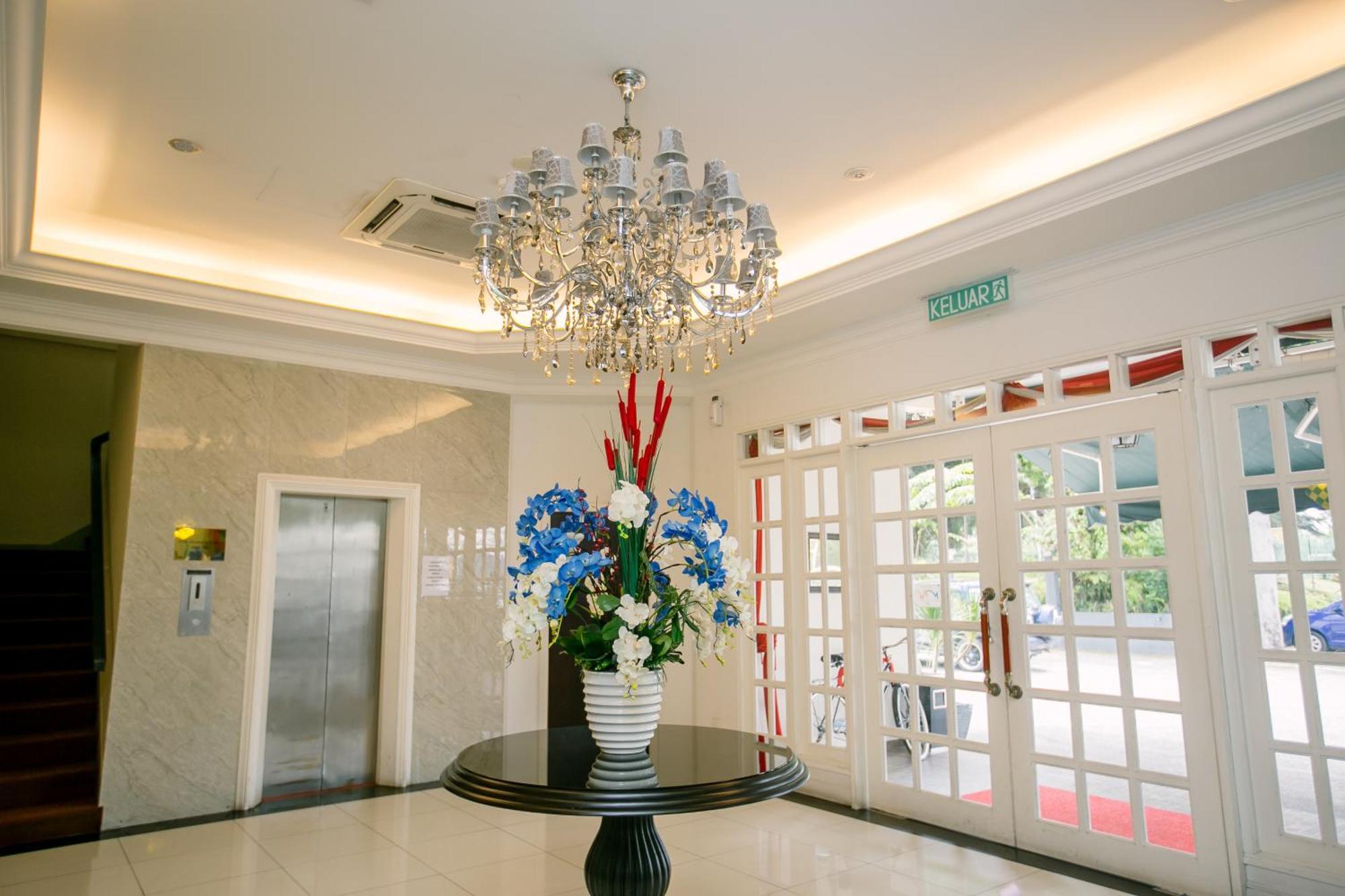 Merdeka Hotel Клуанг Екстер'єр фото