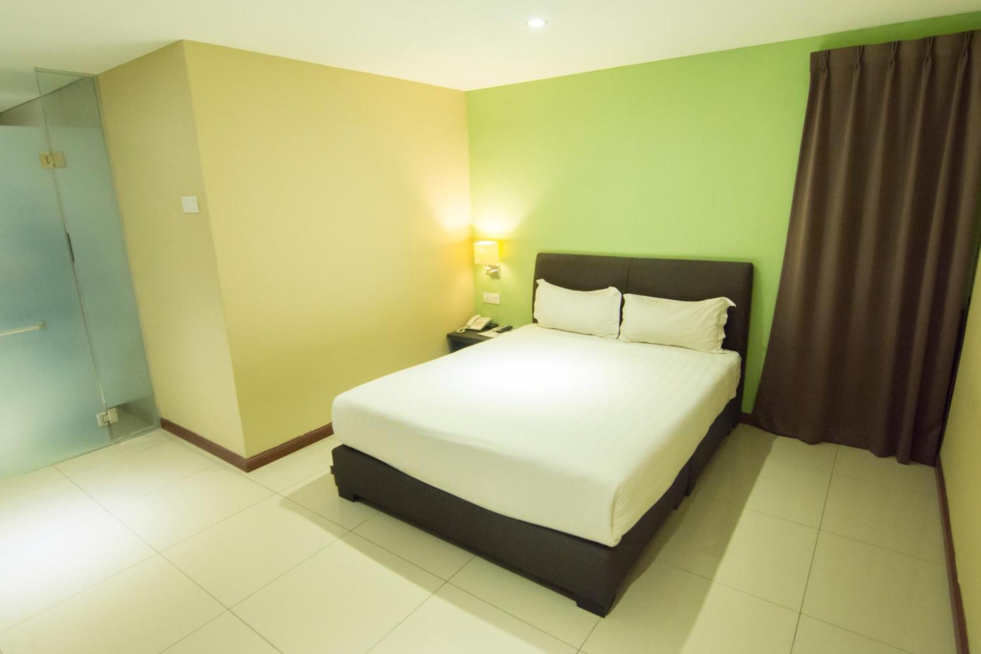 Merdeka Hotel Клуанг Екстер'єр фото