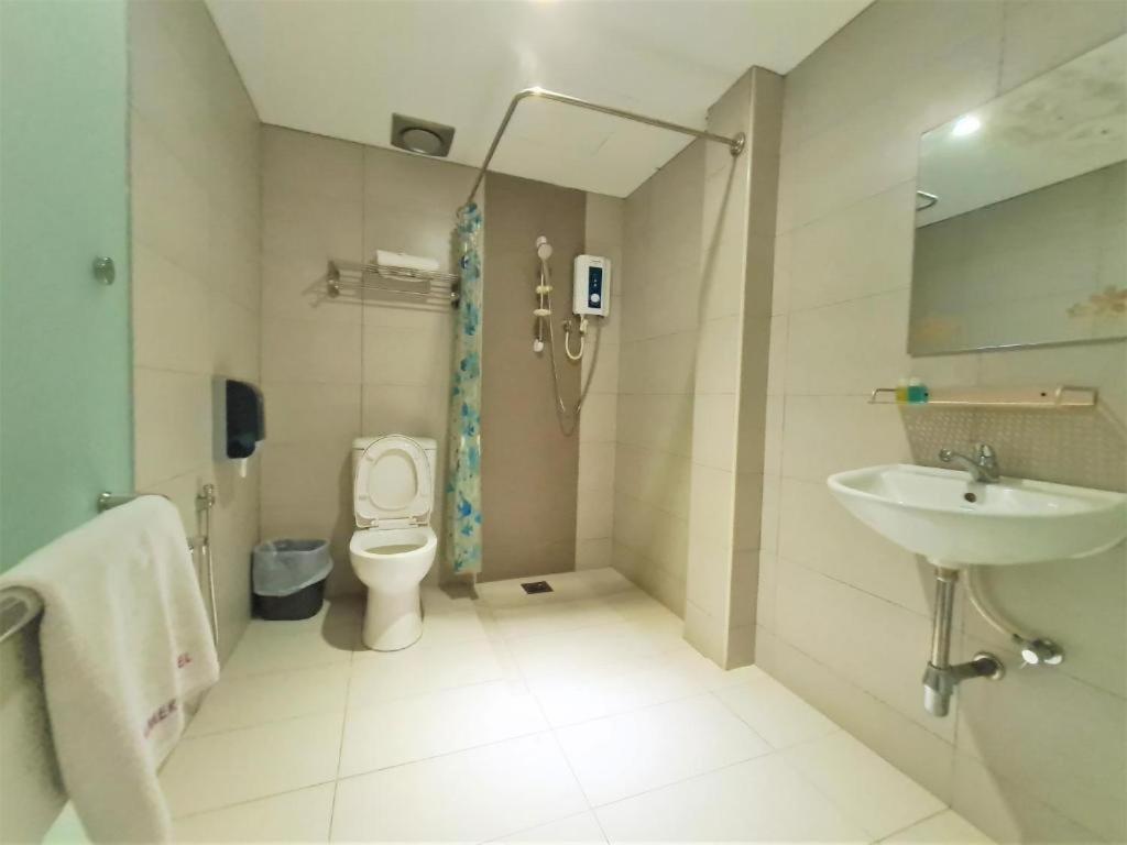 Merdeka Hotel Клуанг Екстер'єр фото