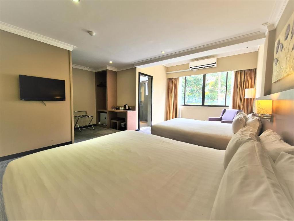 Merdeka Hotel Клуанг Екстер'єр фото