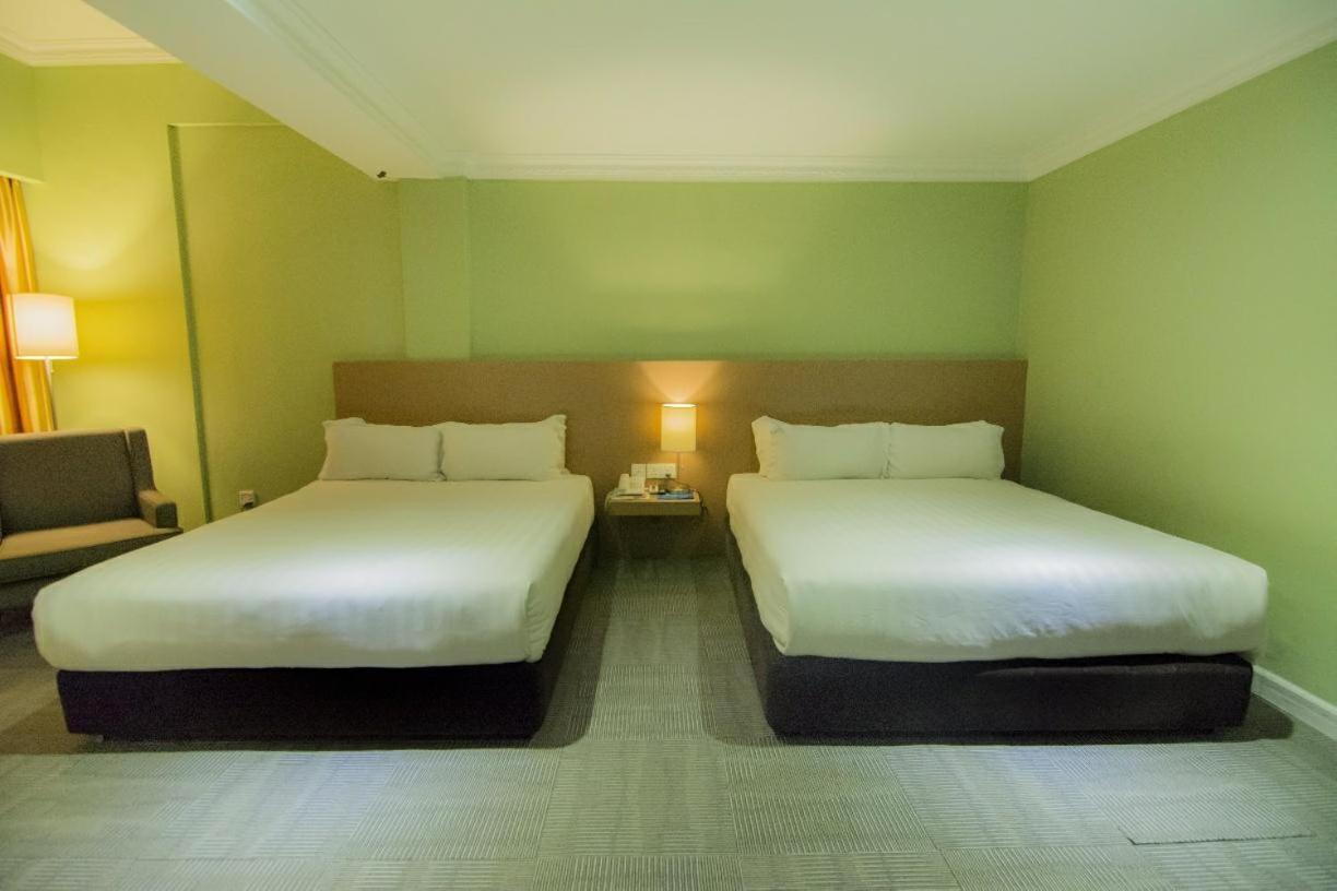 Merdeka Hotel Клуанг Екстер'єр фото