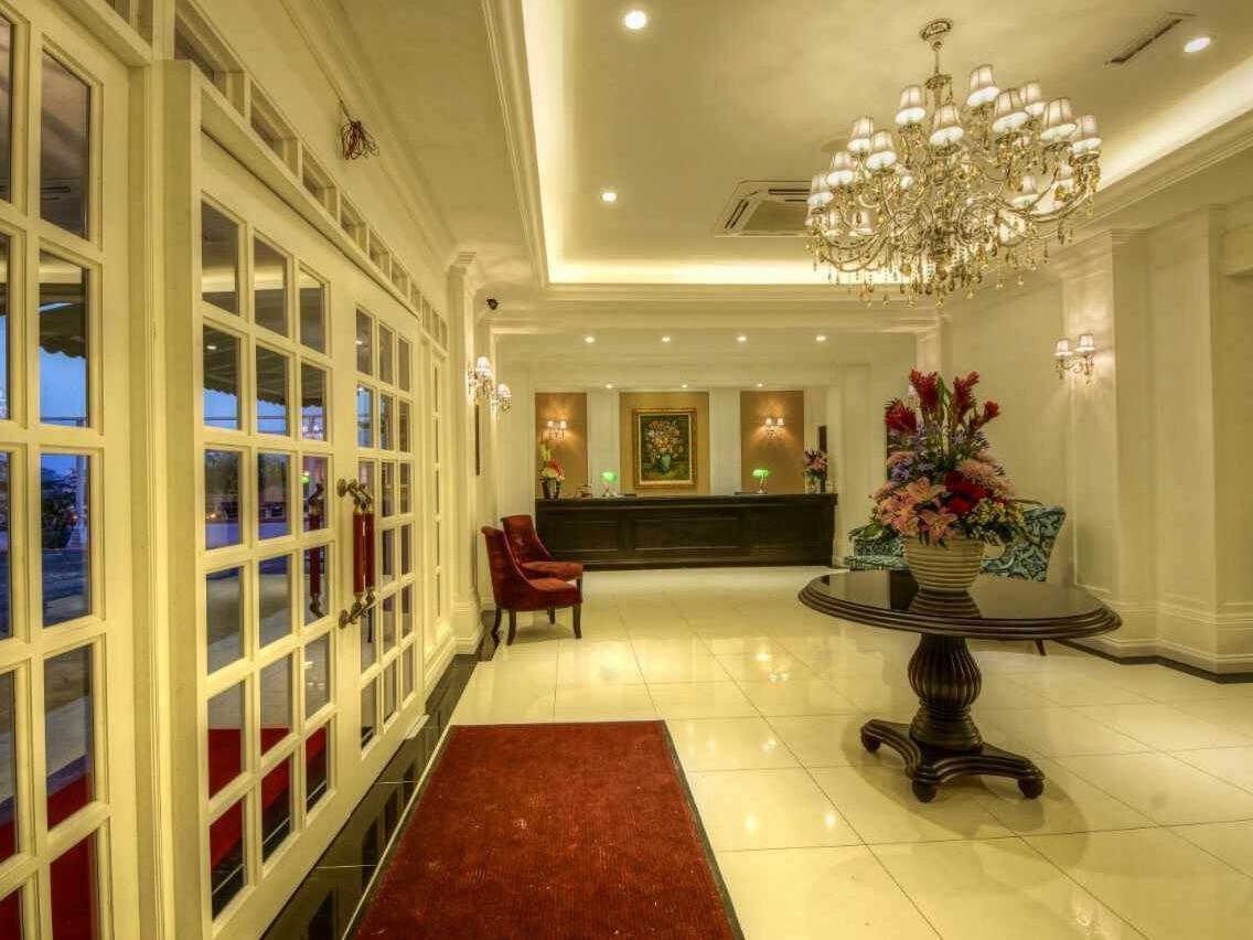 Merdeka Hotel Клуанг Екстер'єр фото