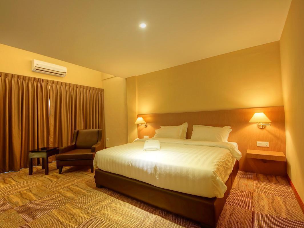 Merdeka Hotel Клуанг Екстер'єр фото